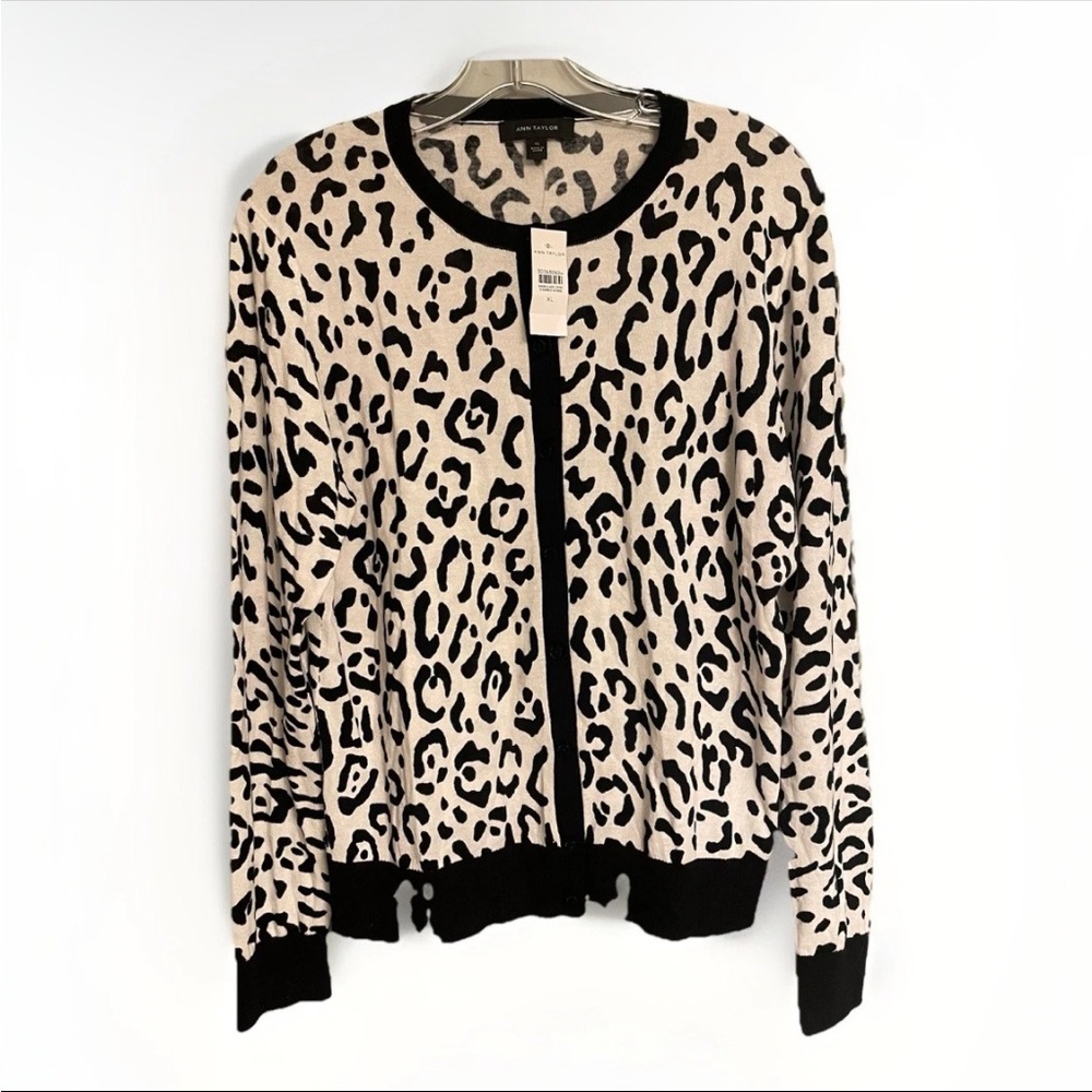 NWT Ann Taylor Women’s XL Black And White Leopard Print Cardigan